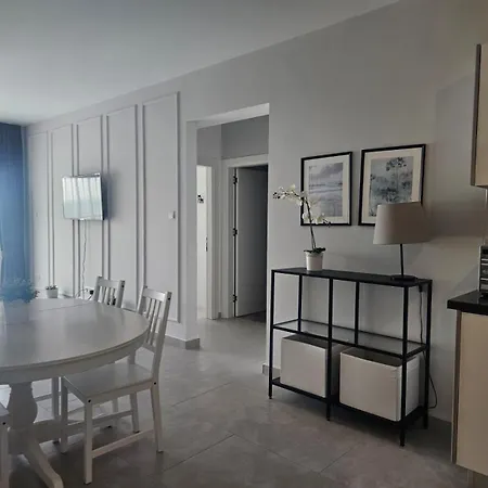 Pool View One-Bedroom Apartment At Caesar Resort Complex Vokolidha