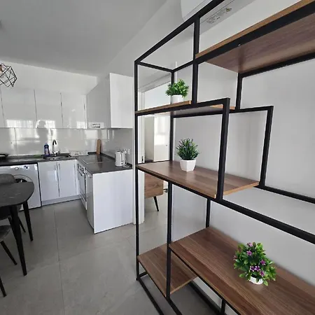 Pool View One-bedroom At Caesar Complex * Vokolidha